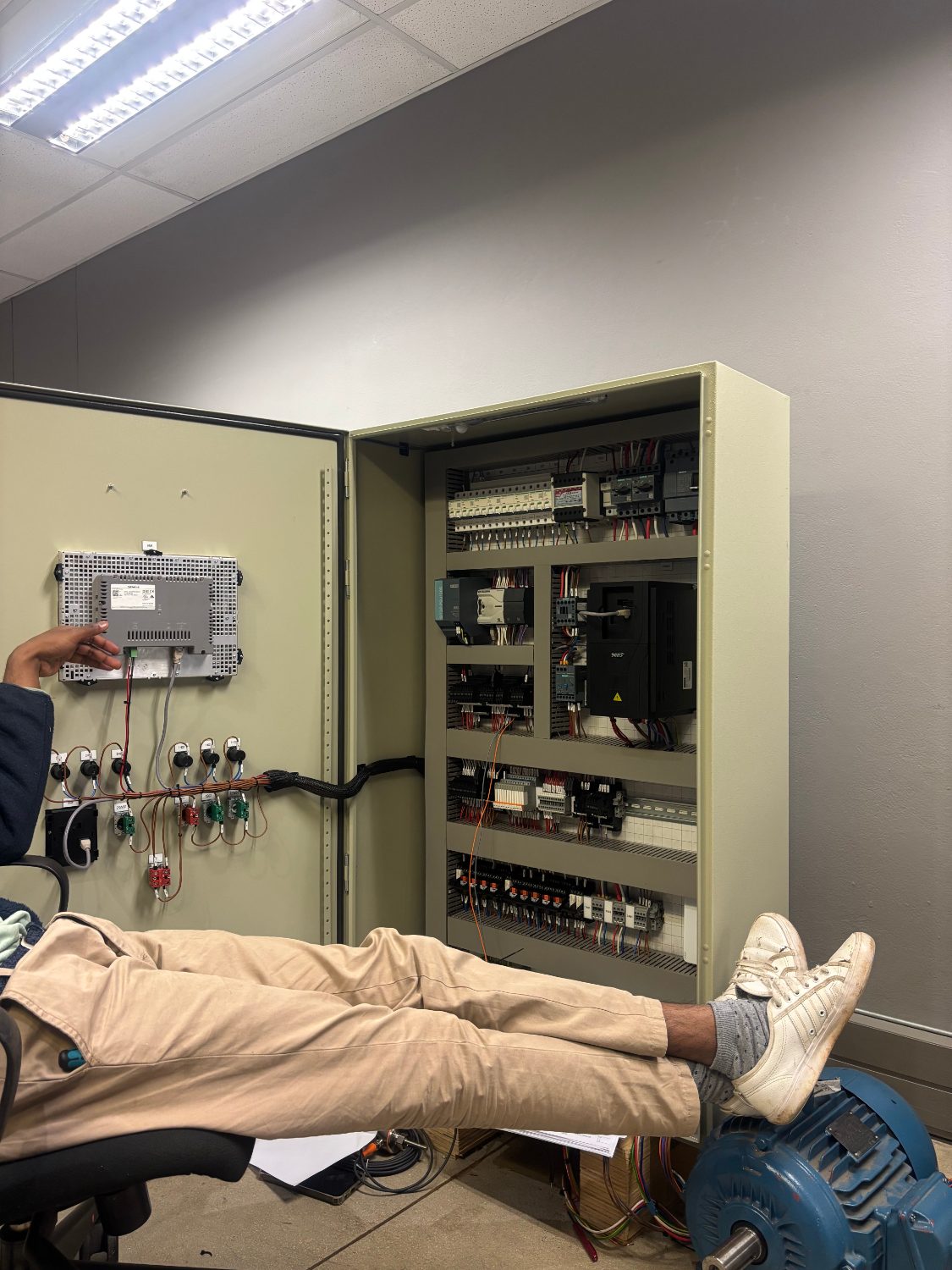 Commissioning a drive panel